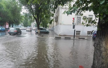 Оренбургские ливневки обслуживать пока некому