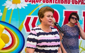 Первый заместитель председателя комитета Госдумы по вопросам семьи, женщин и детей Ольга Окунева посетила оренбургскую «Зарю»