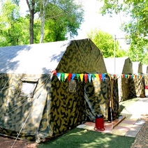 Оренбуржцы, отправляя детей в палаточные лагеря, советуют им спать у выхода