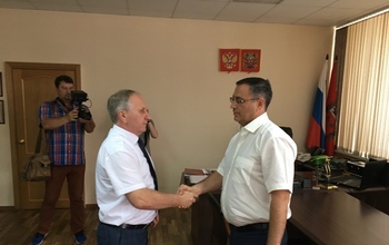 Сегодня документы на регистрацию сдал кандидат в губернаторы Оренбуржья Максим Амелин