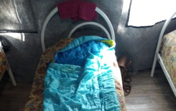 В палаточных лагерях под Оренбургом вместо обогревателей подросткам выдали спальники