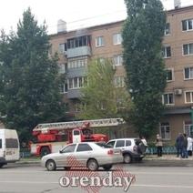В оренбургской многоэтажке вспыхнул пожар