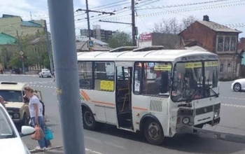 Из-за столкновения автобуса и троллейбуса в Оренбурге пострадали люди