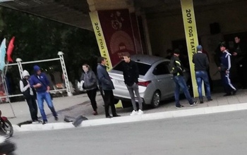 В Оренбурге в здание музкомедии влетела иномарка