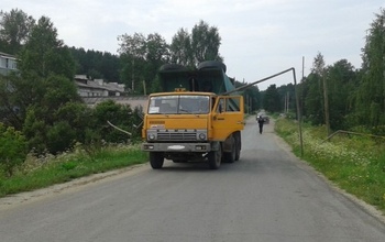 В Октябрьском районе пенсионер на «КамАЗе» снес газопровод
