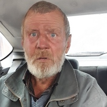 В Оренбурге ищут родственников пожилого мужчины