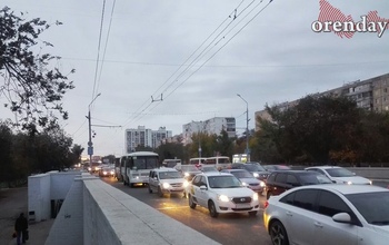 Оренбуржцы усомнились в том, что рост цен на услуги такси в непогоду кто-то контролирует