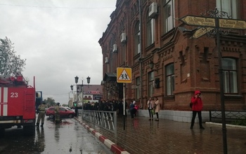В Бузулуке эвакуировали несколько десятков школьников