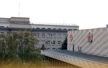 На здание оренбургского правительства вернули герб области и ордена Ленина