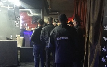 В Оренбурге в кальянной выловили 11 пьяных подростков