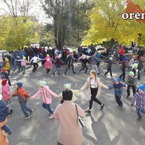 В Оренбурге байкеры посадили за руль ребятню