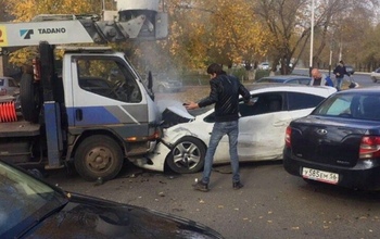 В Оренбурге столкнулись сразу четыре автомобиля