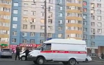 В Оренбурге на улице Салмышской насмерть сбили женщину (18+)