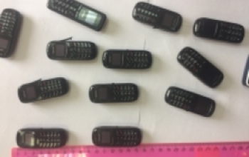 В Акбулакском районе изъяли 13 мини-телефонов