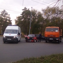 В Оренбурге столкнулись две легковушки и КАМАЗ
