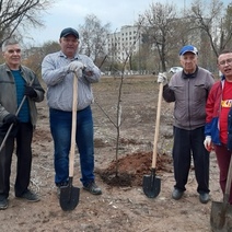 На месте снесенных домов оренбуржцы обустраивают народный парк