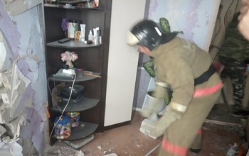 Из-за хлопка газа в Адамовском районе разрушился частный дом