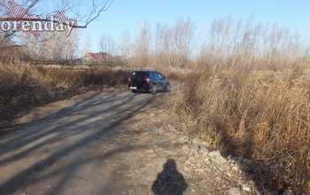 Дорогу через озеро в поселке Овощевод никто и не думает убирать