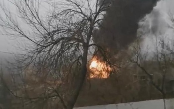 Горожане засняли начало пожара на электроподстанции в Оренбурге