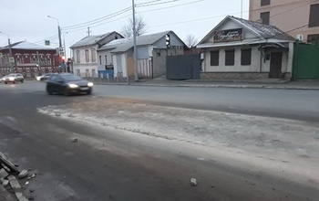 В Оренбурге улицу Рыбаковскую после ремонта заделали тротуарной плиткой
