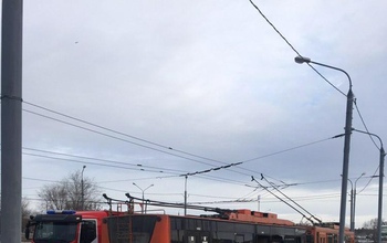 Утром в Оренбурге загорелся троллейбус