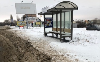 В Оренбурге к остановке ни пройти, ни проехать