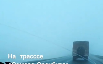 Оренбуржцы: на трассе Оренбург – Самара видимость не больше 100 метров
