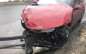 В Оренбурге Kia не уступила дорогу и смялась 