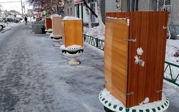 В Оренбурге на вазонах появились тумбочки