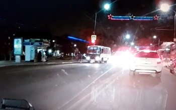 Очевидцы: Сбитую на «зебре» в Оренбурге женщину увезли в тяжёлом состоянии