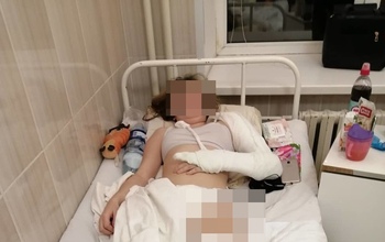 В Орске девочка-подросток едва не погибла под колесами авто, управляла которым сотрудница ФСИН