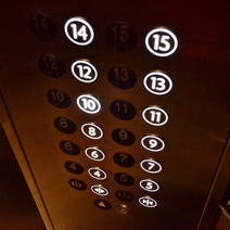 Некоторым оренбуржцам в новогоднюю ночь не повезло застрять в лифтах