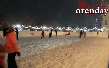 Каток на набережной Оренбурга отработал свой срок