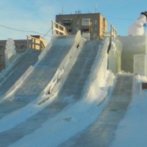 В гайском ледяном городке пострадала девочка