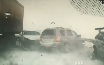 Массовая авария на трассе Орск-Оренбург: в сети появилось видео столкновения