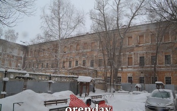 Здание лётного училища в Оренбурге: собственников несколько, а толка нет