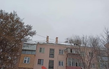 Жильцы многоквартирного дома на улице Цвиллинга Оренбурга недовольны его состоянием