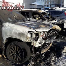 В Оренбурге эксперты осмотрели сгоревшие Hyundai Creta и Toyota Land Cruiser Prado