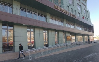 В мировом суде Центрального района Оренбурга затруднились пояснить, почему лифтом разрешают пользоваться не всем
