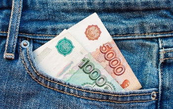 900 000 рублей штрафа за покровительство нелегалов: в Ясном осужден полицейский
