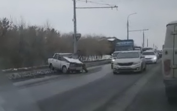 На Нежинском шоссе пробка из-за ДТП с четырьмя автомобилями (видео)