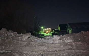 В Оренбурге дорожные службы завалили некоторые улицы сугробами