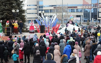 Оренбуржцы отмечают Широкую Масленицу