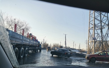На мосту в Оренбурге вместо ремонта появились дорожные знаки