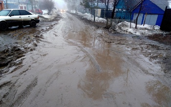 Нечищеные дороги в Оренбурге закончились: здравствуй, непролазная грязь!