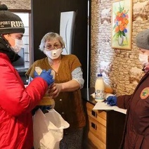 В Оренбурге за помощью волонтеров обратились уже трое пожилых людей