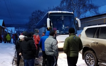 Автобус с горнолыжниками из Оренбурга застрял в горах в Челябинской области
