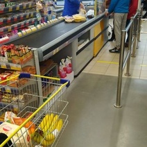 В ТЦ и магазинах оренбуржцев просят соблюдать дистанцию