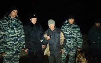 Кинолог и его собака вернули домой пропавшего пожилого оренбуржца