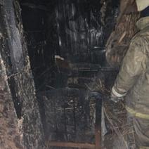 Двое маленьких оренбуржцев могли погибнуть из-за неосторожного курения отца (18+)